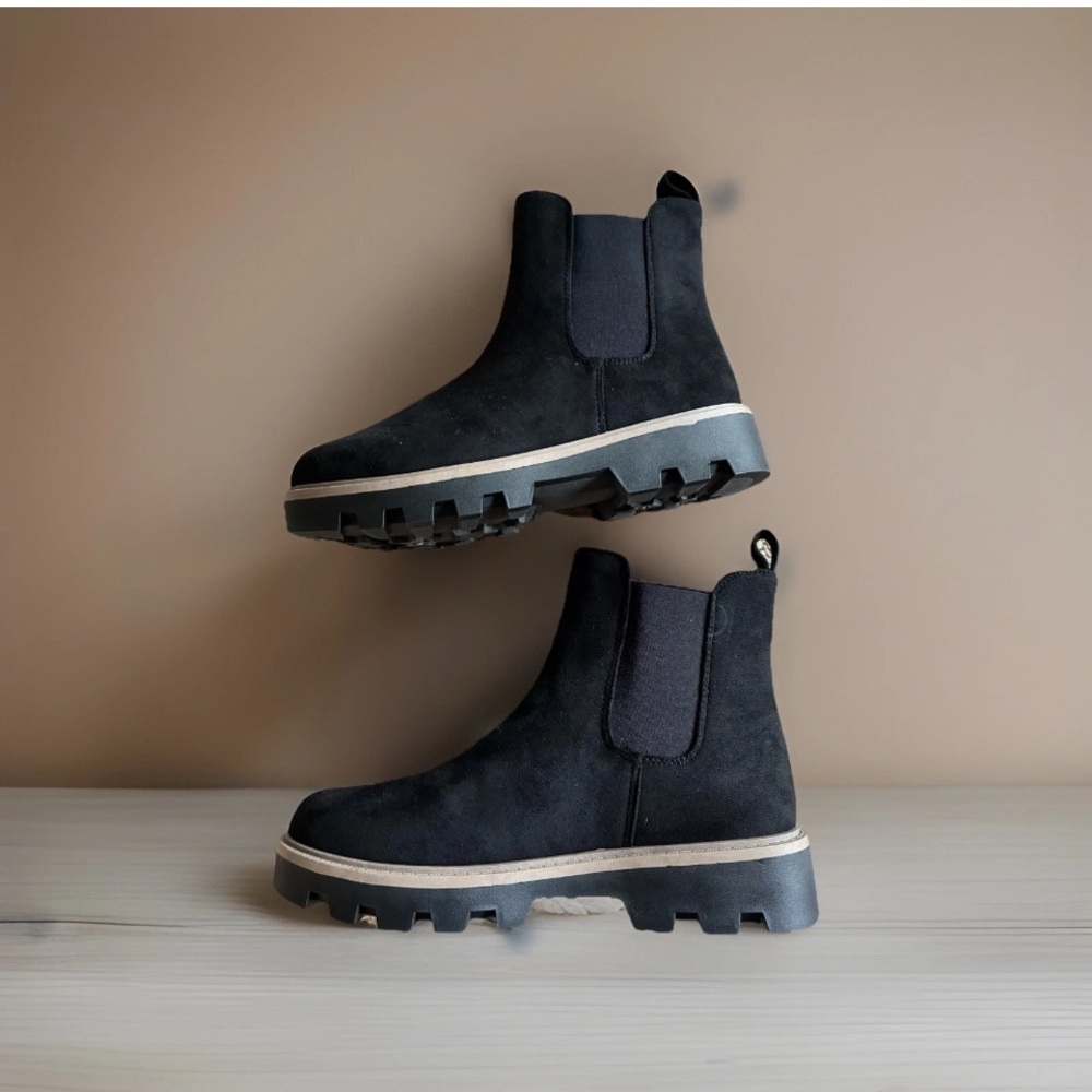 Rouge Black Faux Suede Boots / Booties with chunky heel size 8.